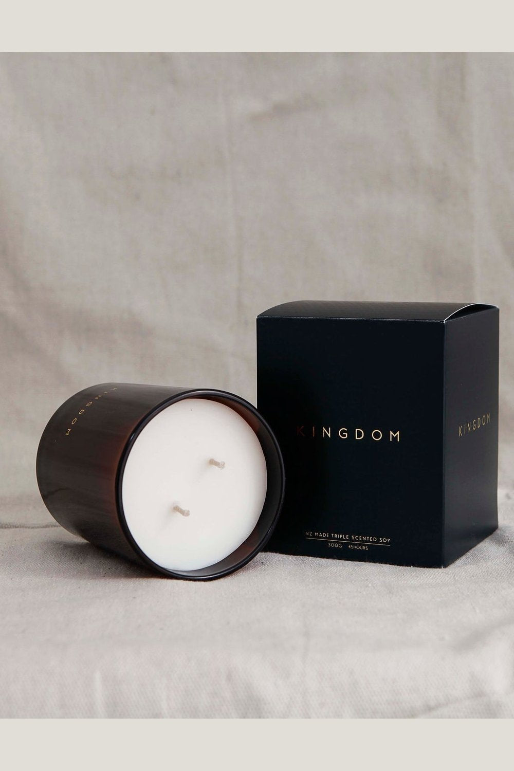 Kingdom Fig & Bergamot Luxury Soy Candle 300g lifestyle image 4