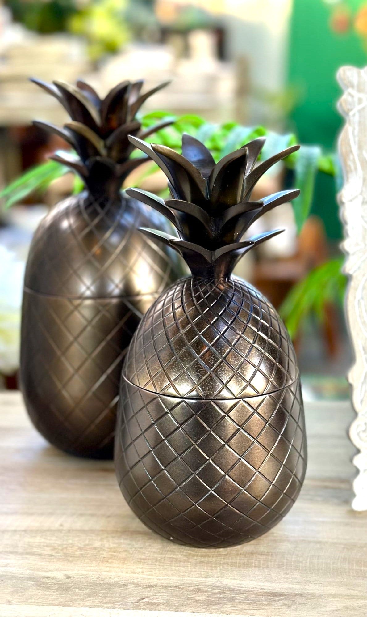 Dark Carribbean Medium Pineapple - Magpie Style