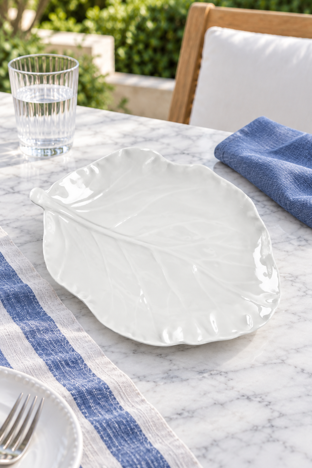 White Stemmed Platter – Cabbage Melamine